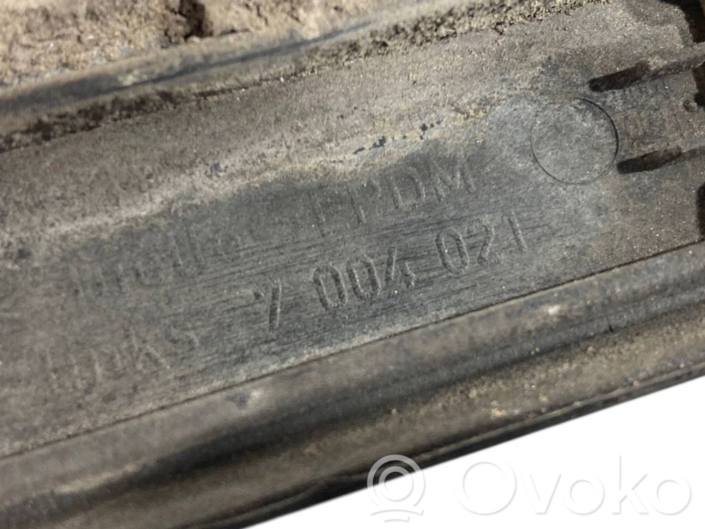 Spārna dekoratīvā apdare (moldings)