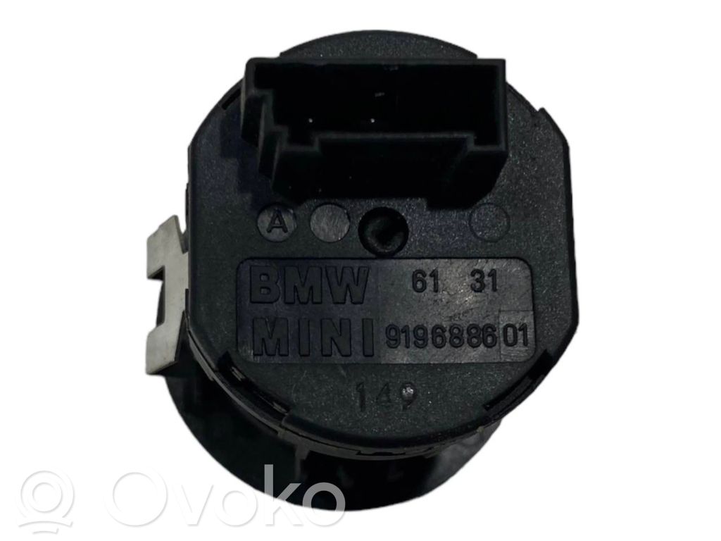 Passenger airbag switch