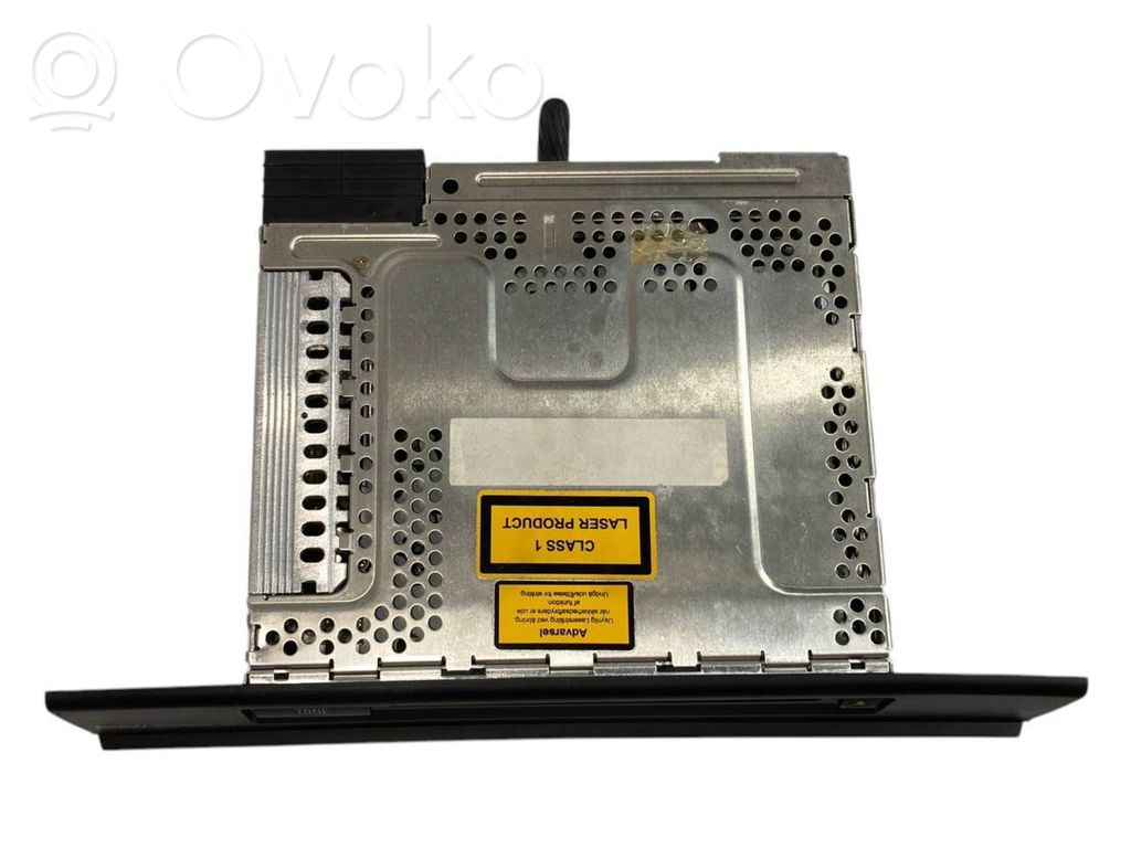 Radio / CD/DVD player / navigation