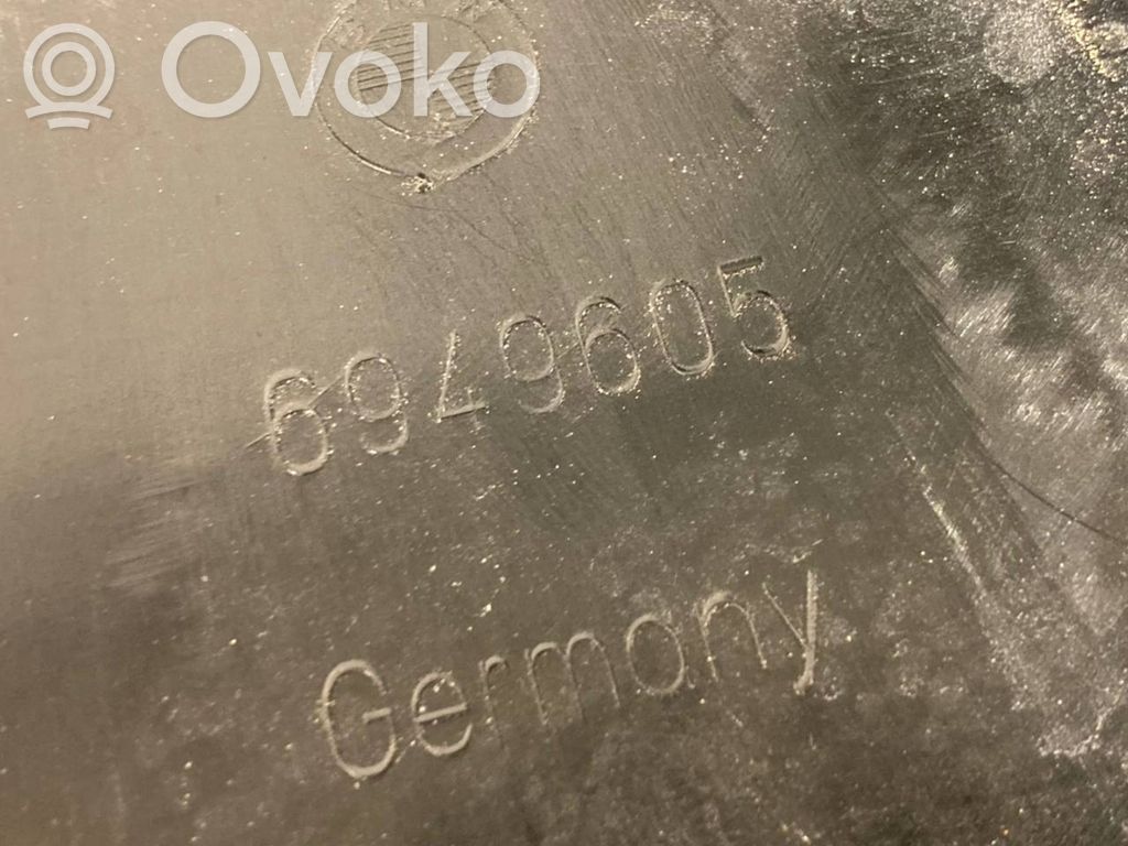 Bagāžnieka sliekšņa dekoratīvā apdare