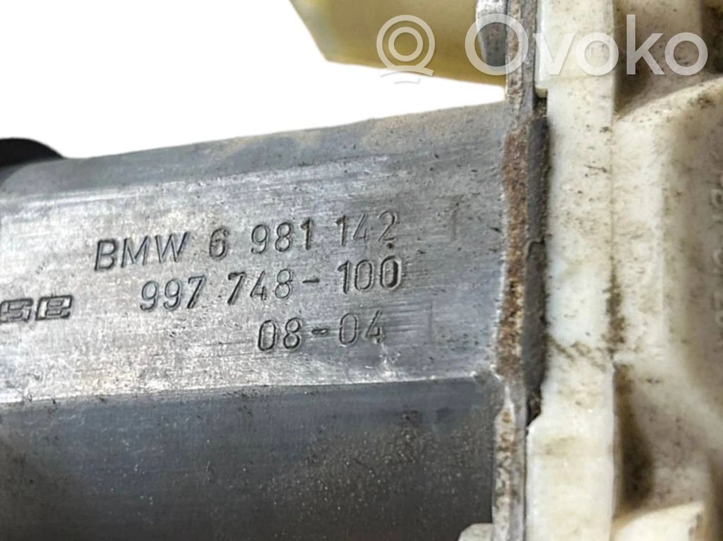 Электродвигатель стеклоподъемника переднего окна