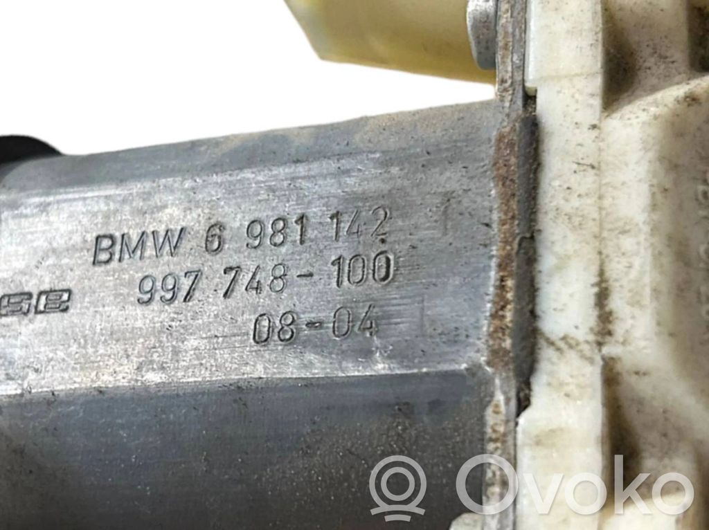 Priekšpusē loga pacēlāja motoriņš