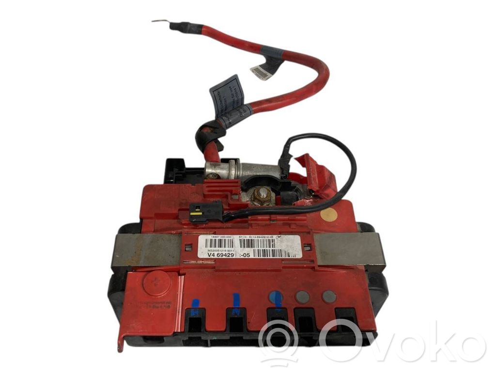 Positive wire connection assembly