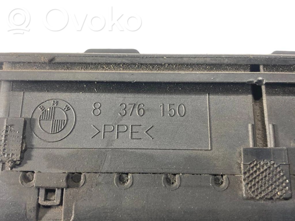 Задняя воздухо-вентиляционная решетка