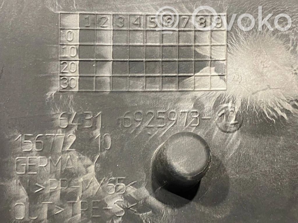 Cita veida dzinēja nodalījuma detaļa