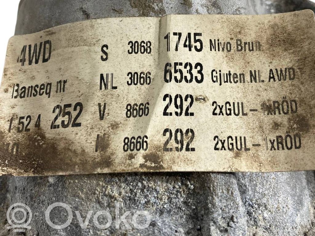 Aizmugurē amortizators ar atsperi