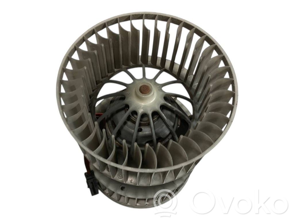 Small radiator fan