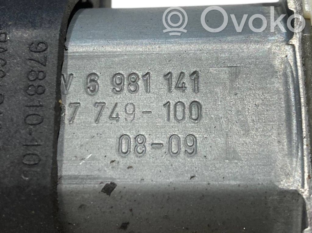 Priekšpusē elektriskā loga pacelšanas mehānisma komplekts