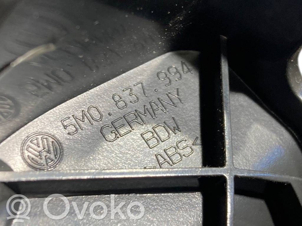 Augsto frekvenču skaļrunis (-i) priekšējās durvīs