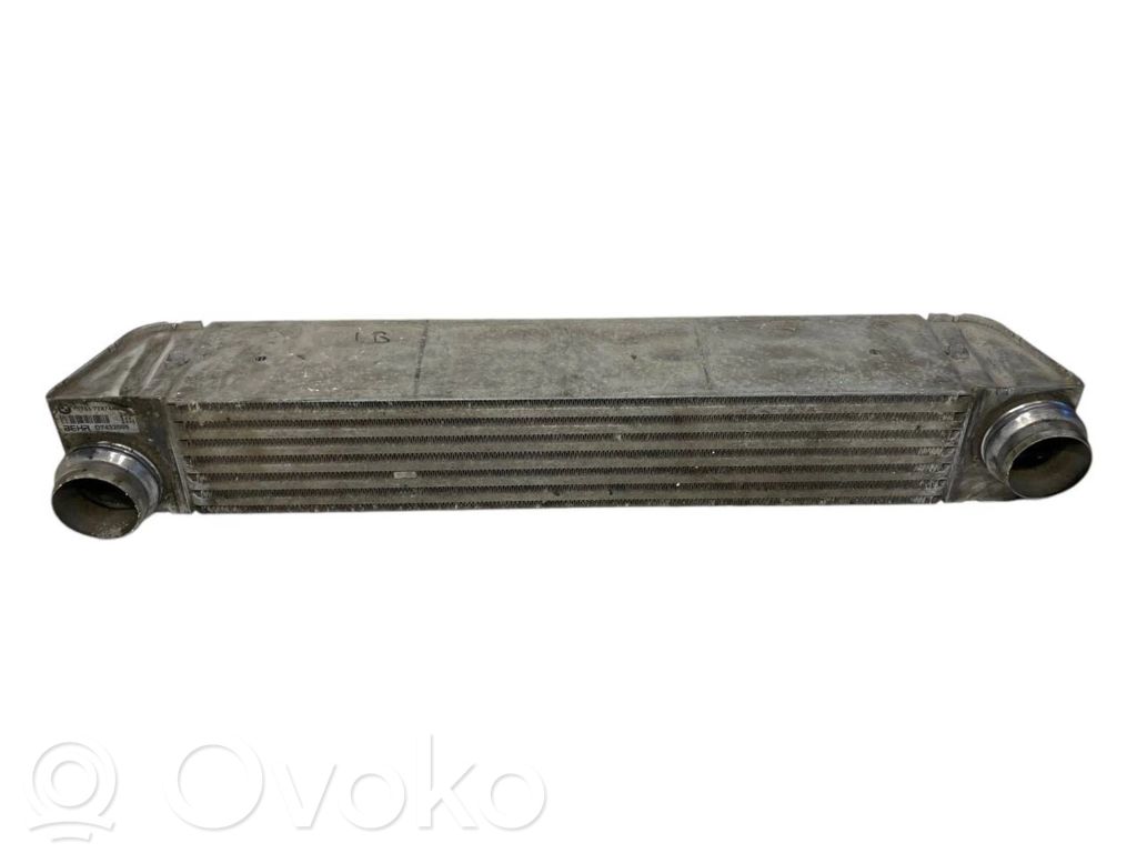 Starpdzesētāja radiators