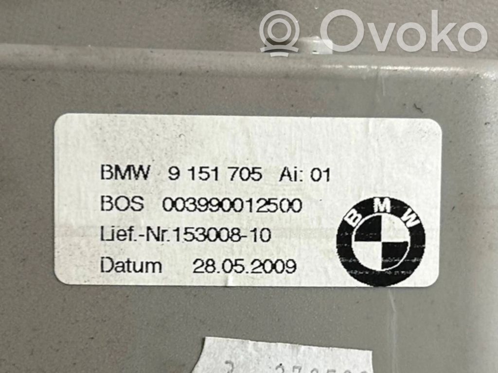 (D) statņa dekoratīvā apdare (augšdaļa)