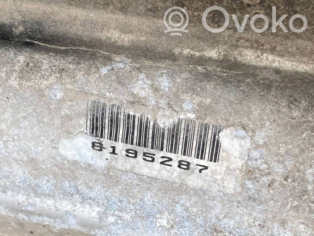 Priekšpusē bampera sija / balka