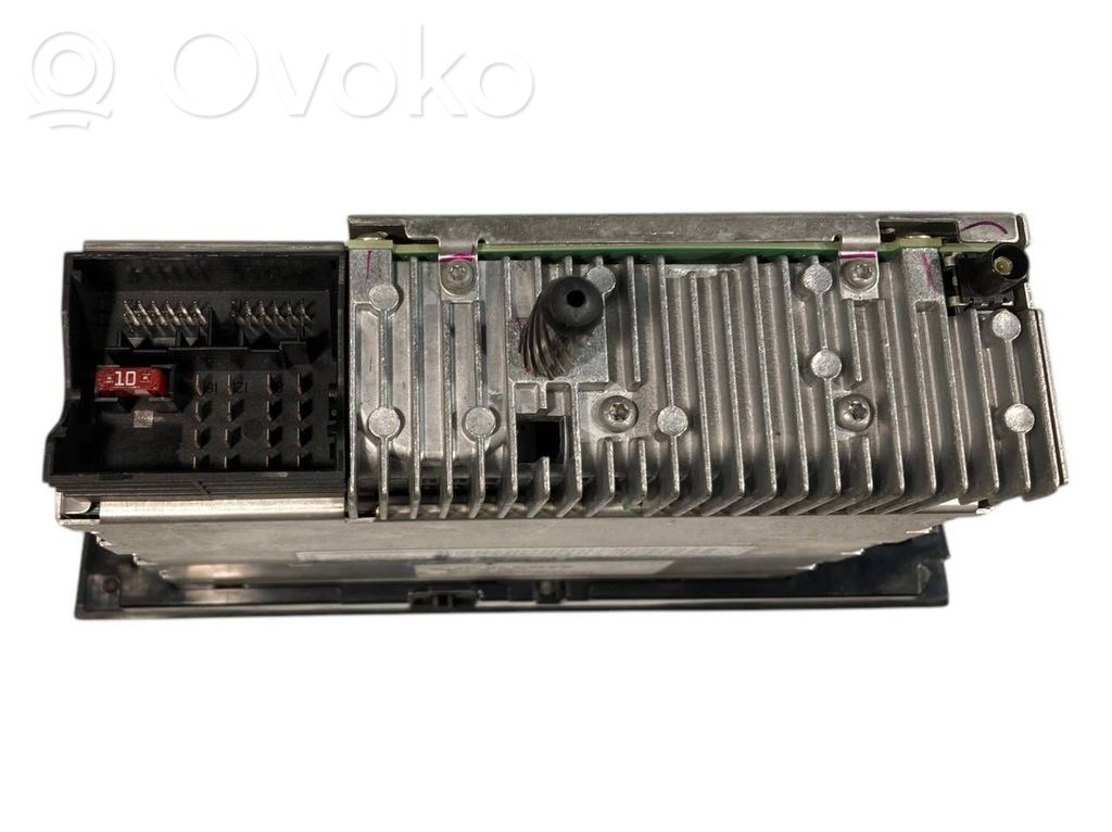 Radio / CD/DVD player / navigation