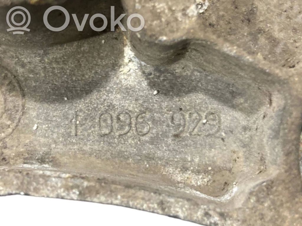 Кронштейн крепления трансмиссии