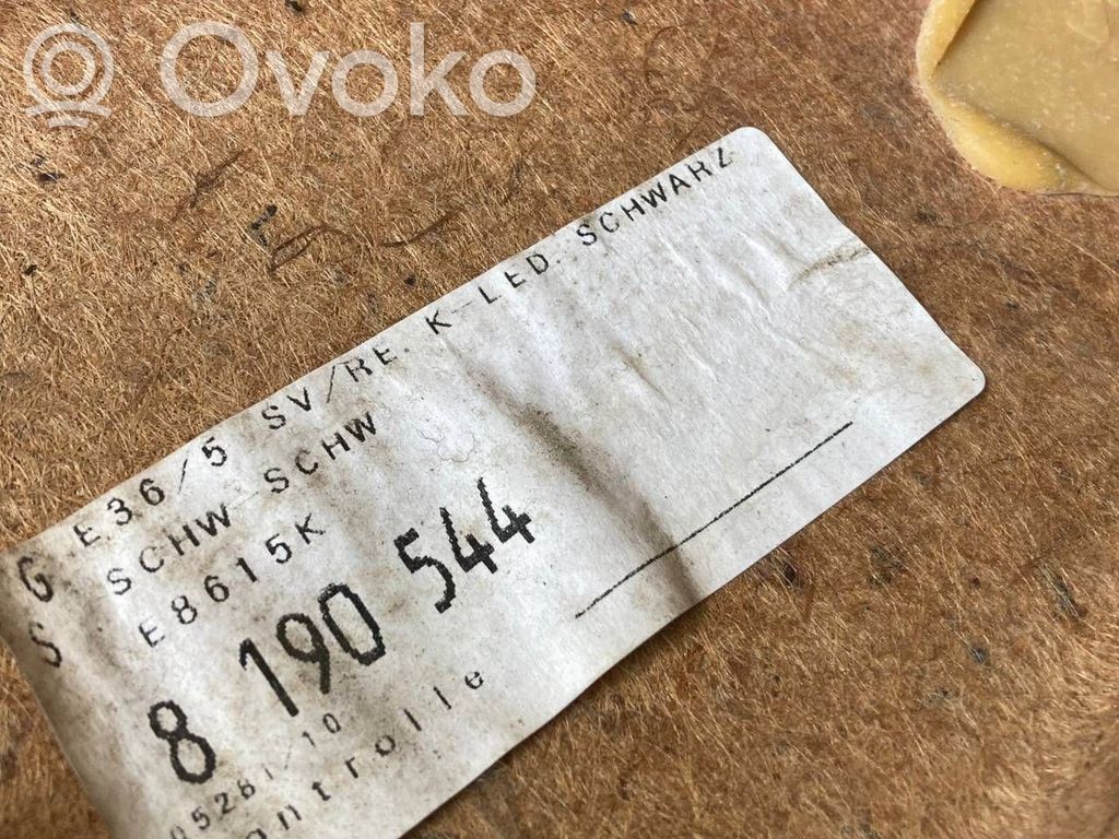 Apšuvums aizmugurējām durvīm