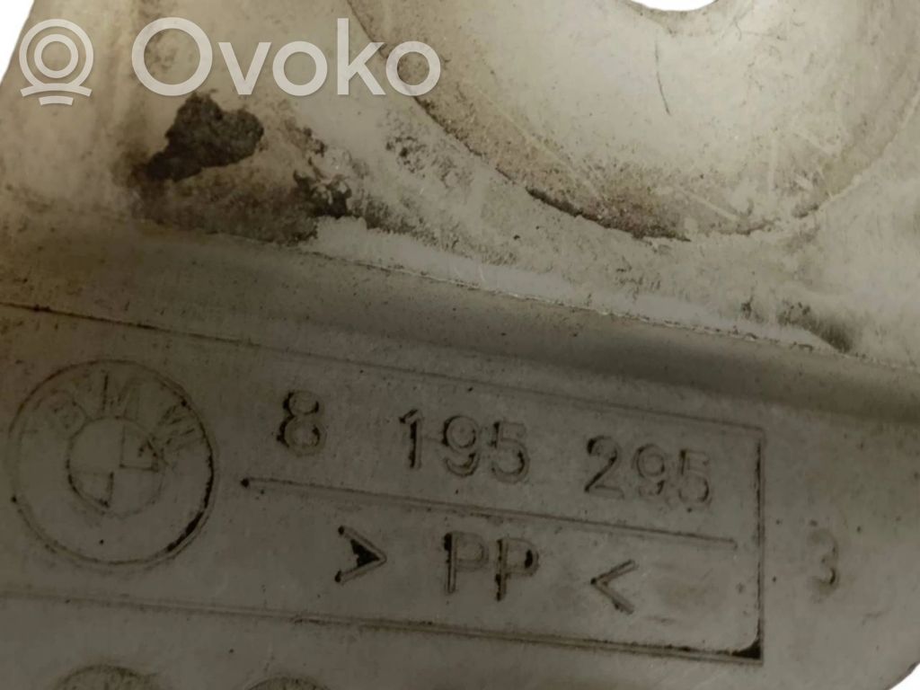 Priekšpusē bampera turētājs