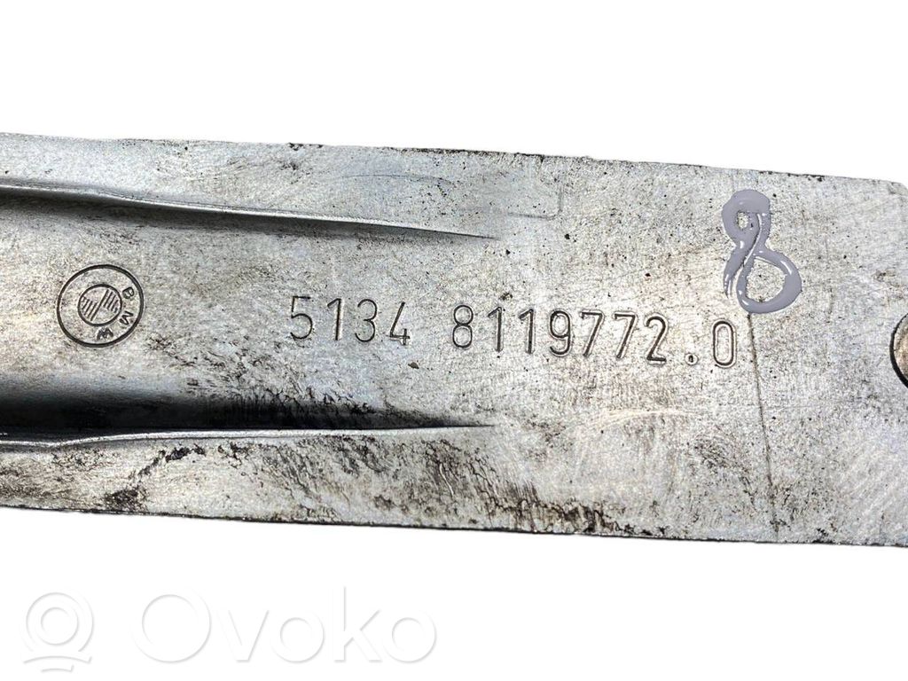 Mehāniskais aizmugurē loga pacelšanas mehānisms