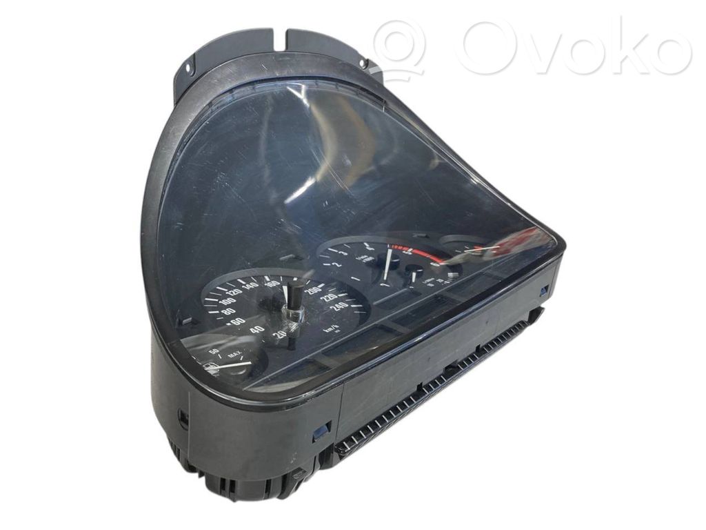 Speedometer (in the instrument panel)
