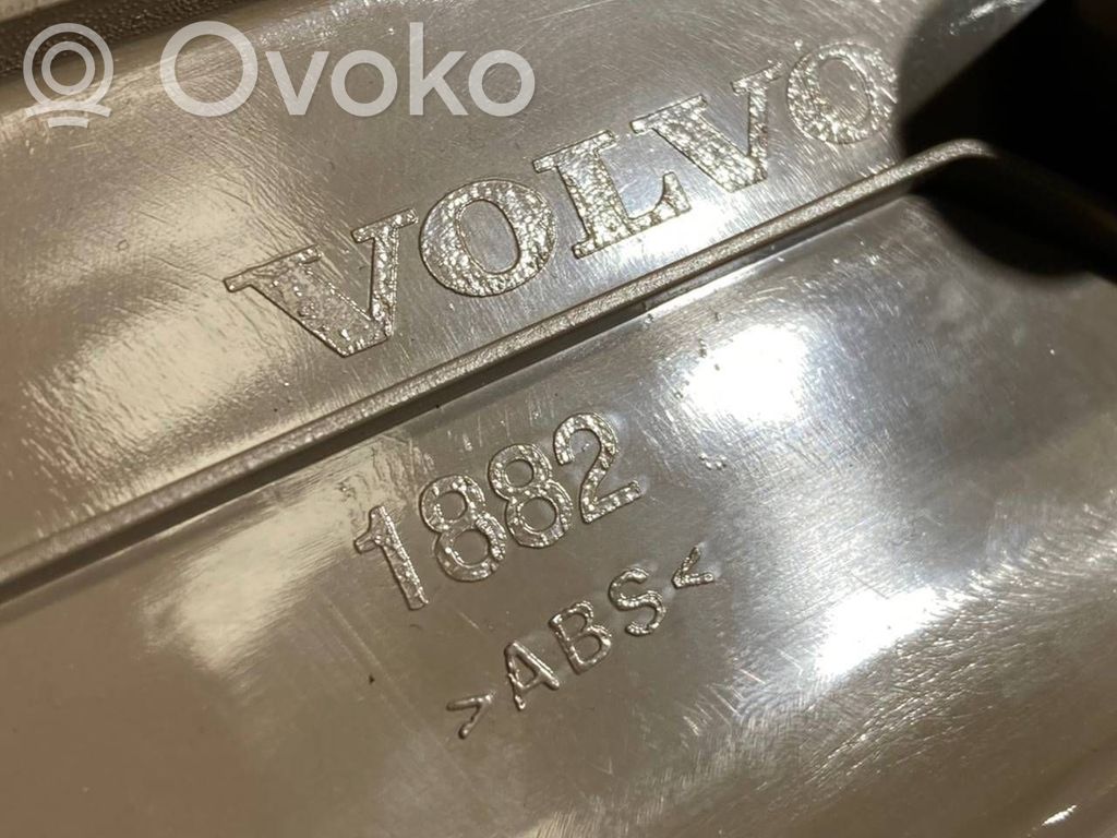 Priekšējā sliekšņa dekoratīvā apdare (iekšējā)