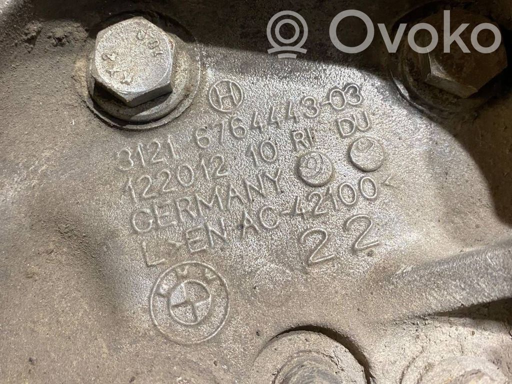 Priekšējā riteņa rumbas vārpstas šarnīrs (stupica, capfa)