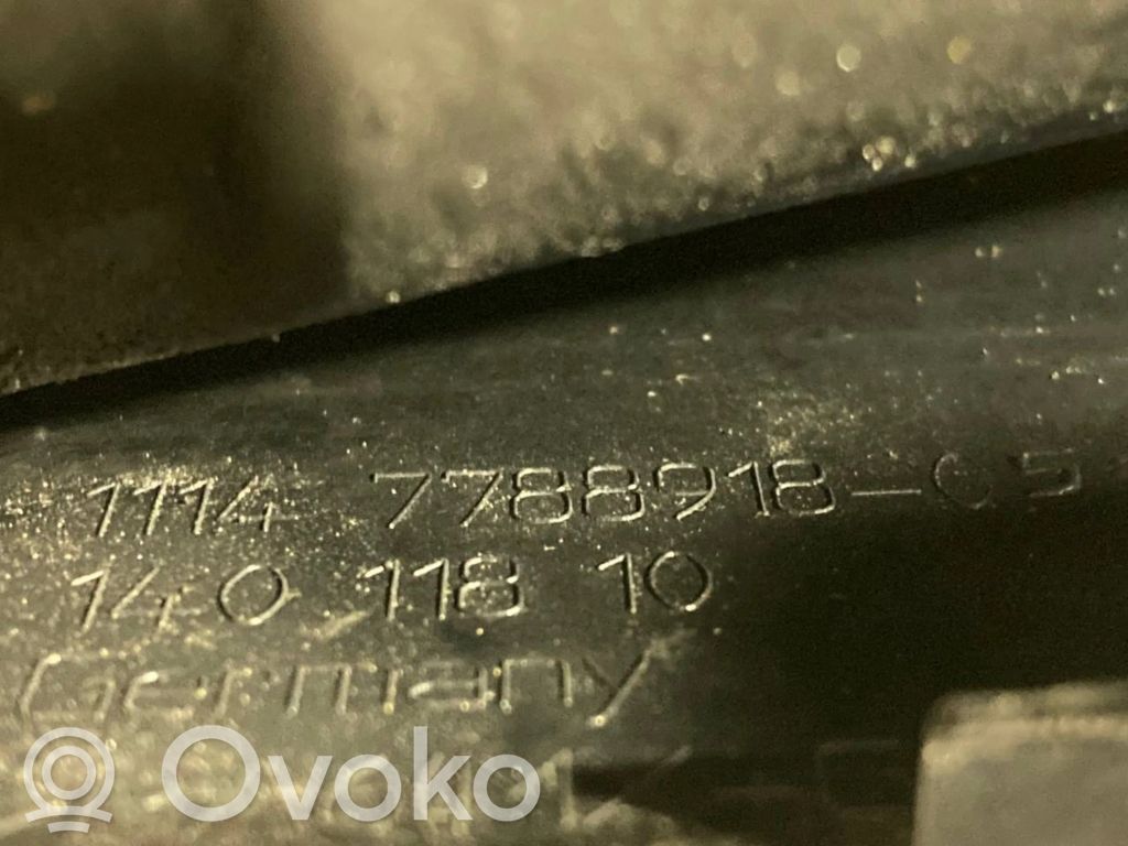 Dzinēja pārsegs (dekoratīva apdare)