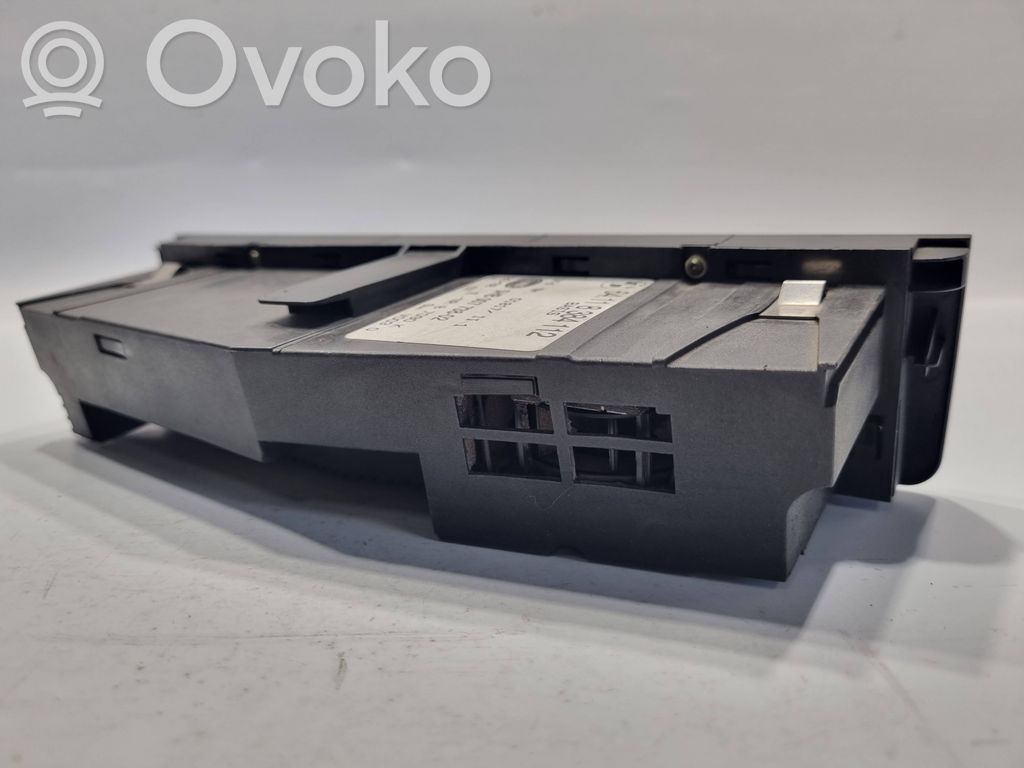 Gaisa kondicioniera / klimata kontroles / salona apsildes vadības bloks (salonā)