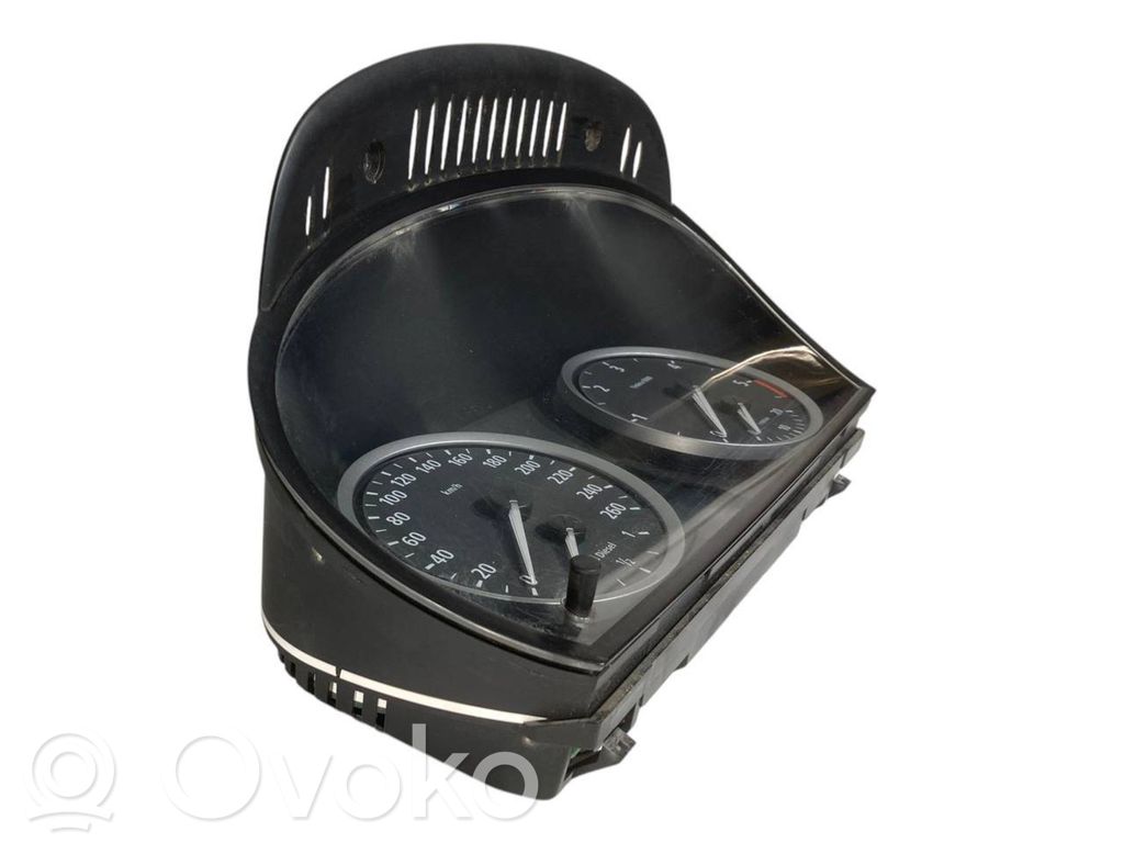 Speedometer (in the instrument panel)