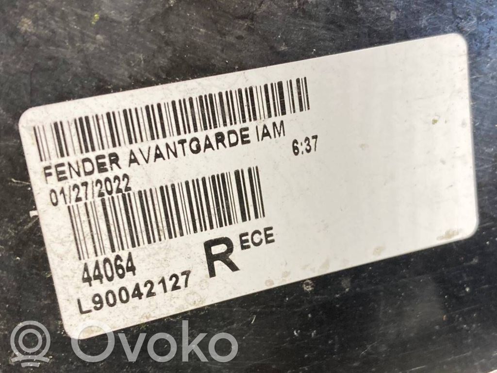 Aizmugurējais lukturis virsbūvē