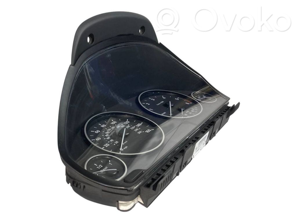 Speedometer (in the instrument panel)