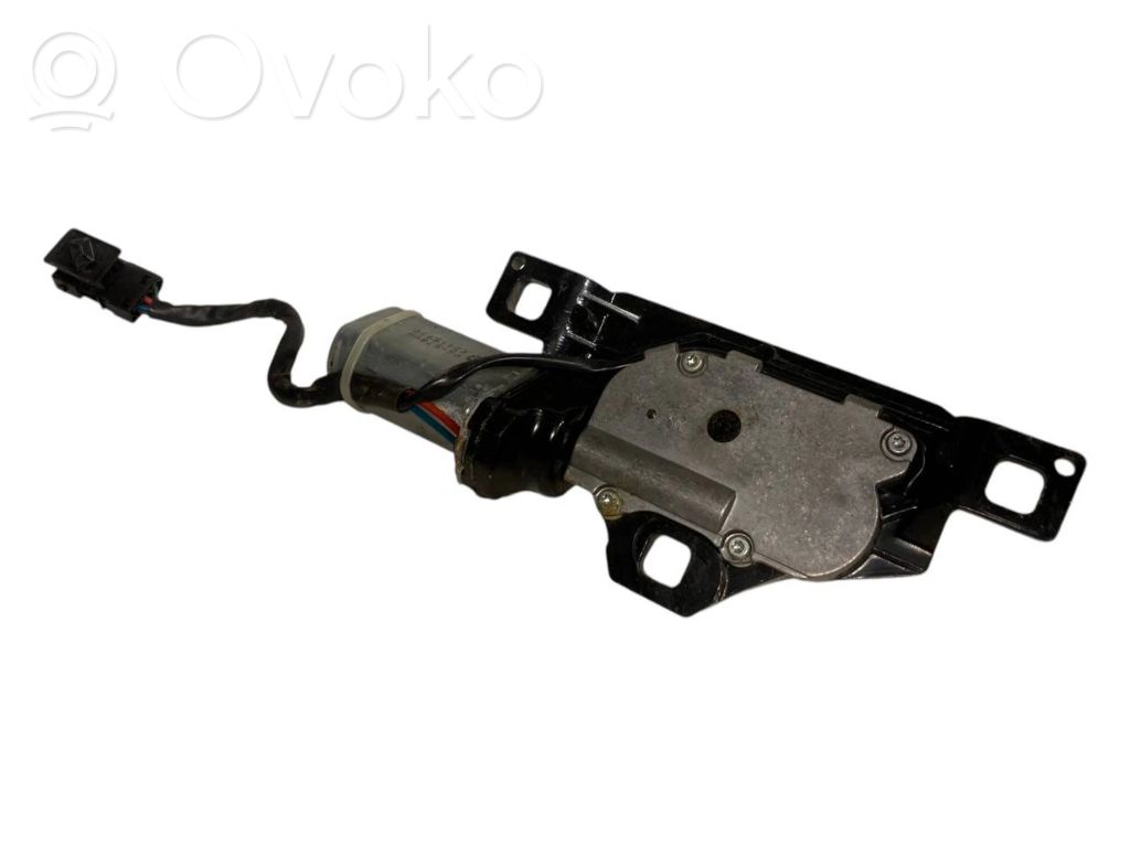 Tailgate latch