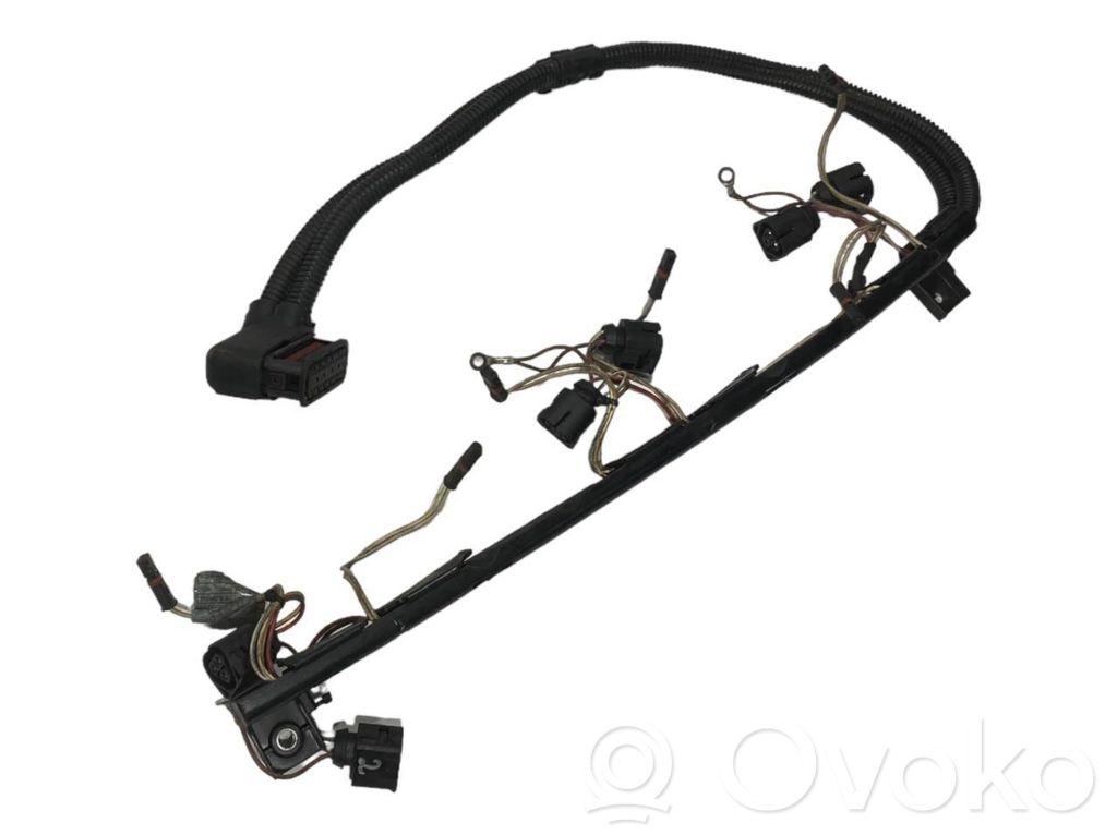 Fuel injector wires