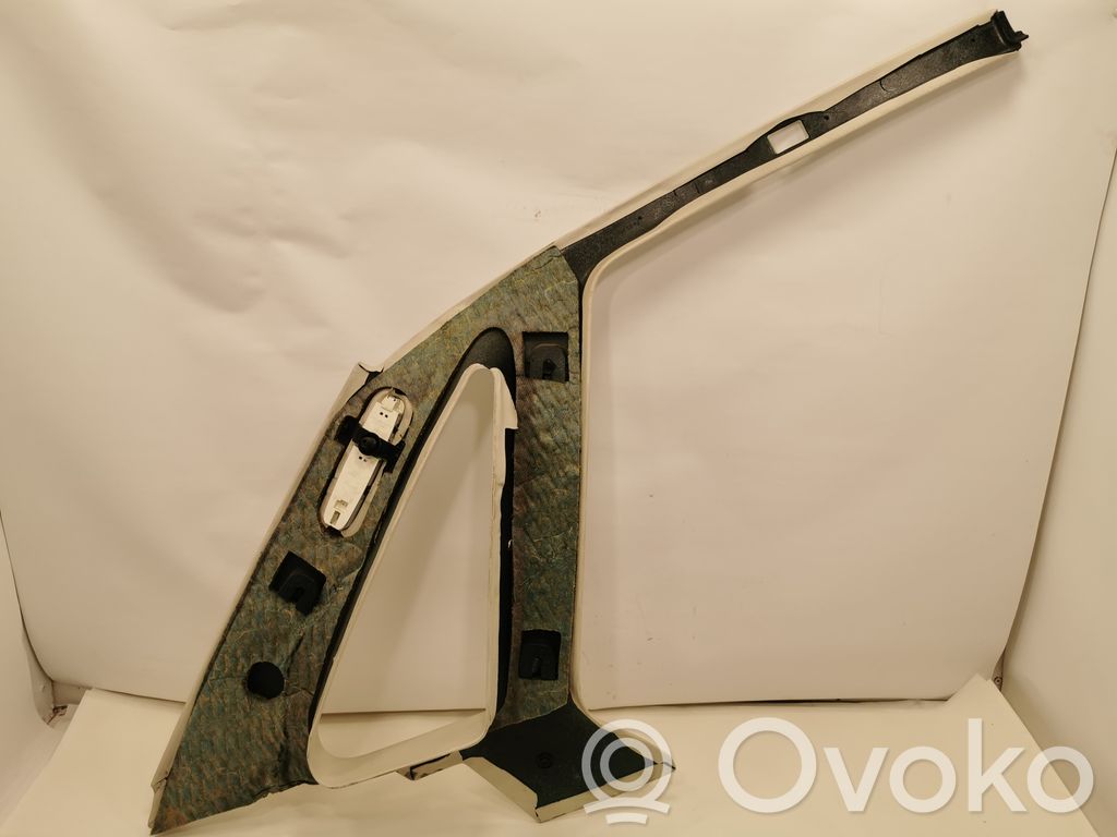 (C) statņa dekoratīvā apdare