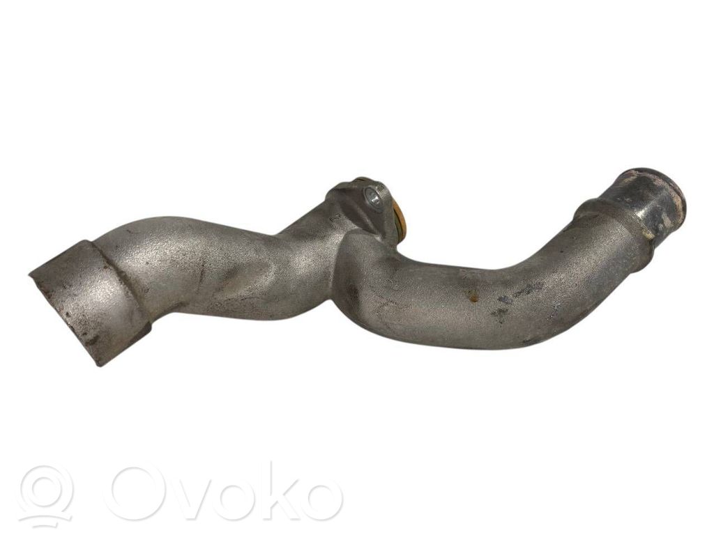 Caurulīte (-es) / šļūtene (-es)