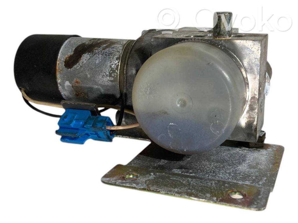 Trunk lid hydraulic pump