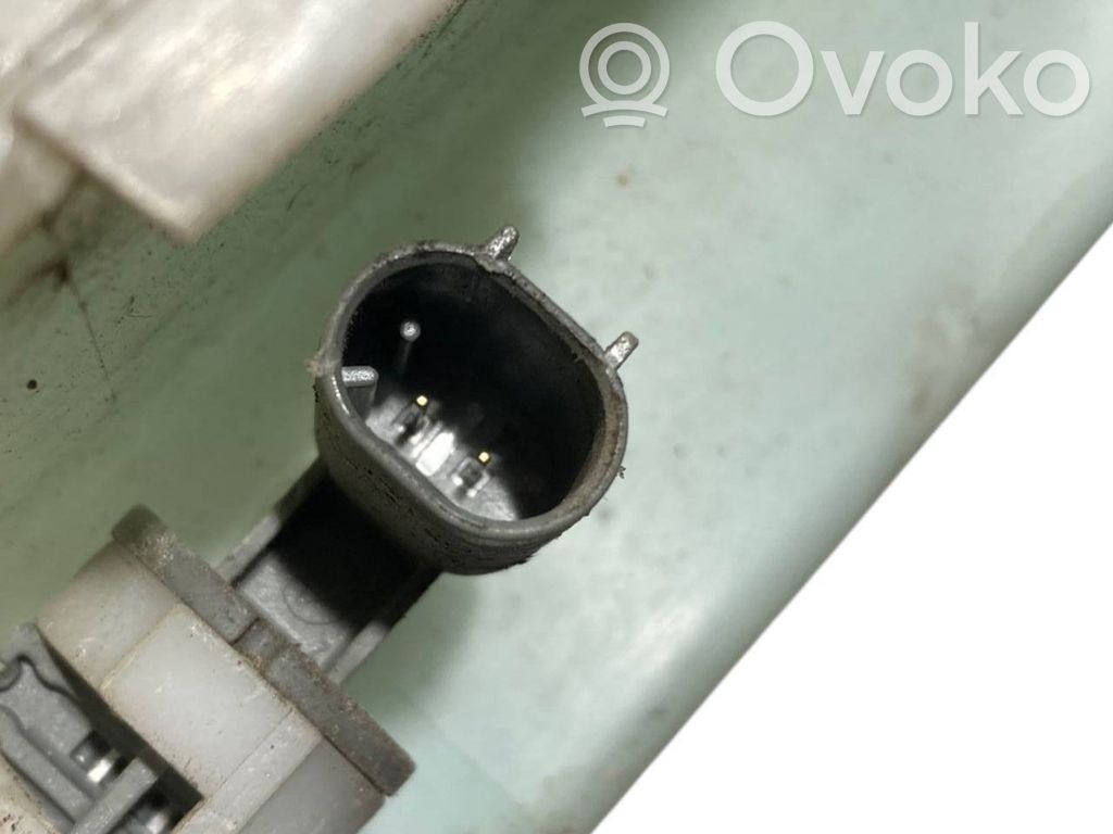 Бачок для жидкости для окон