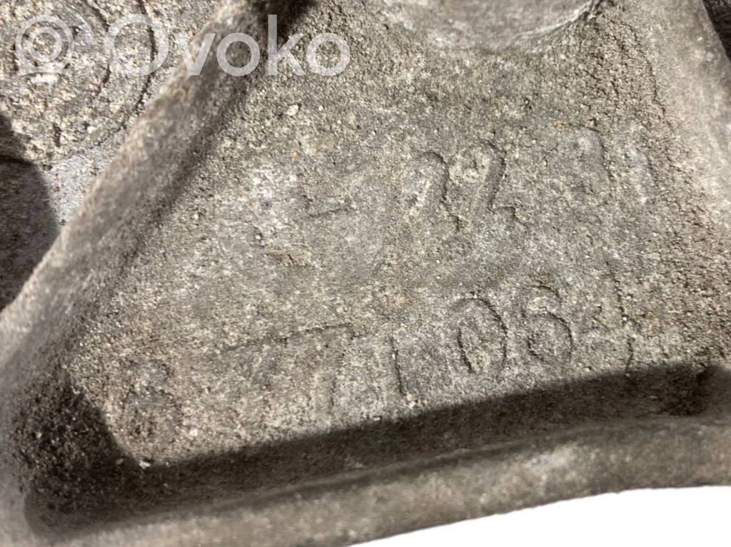 Pārnesumkārbas stiprinājuma kronšteins