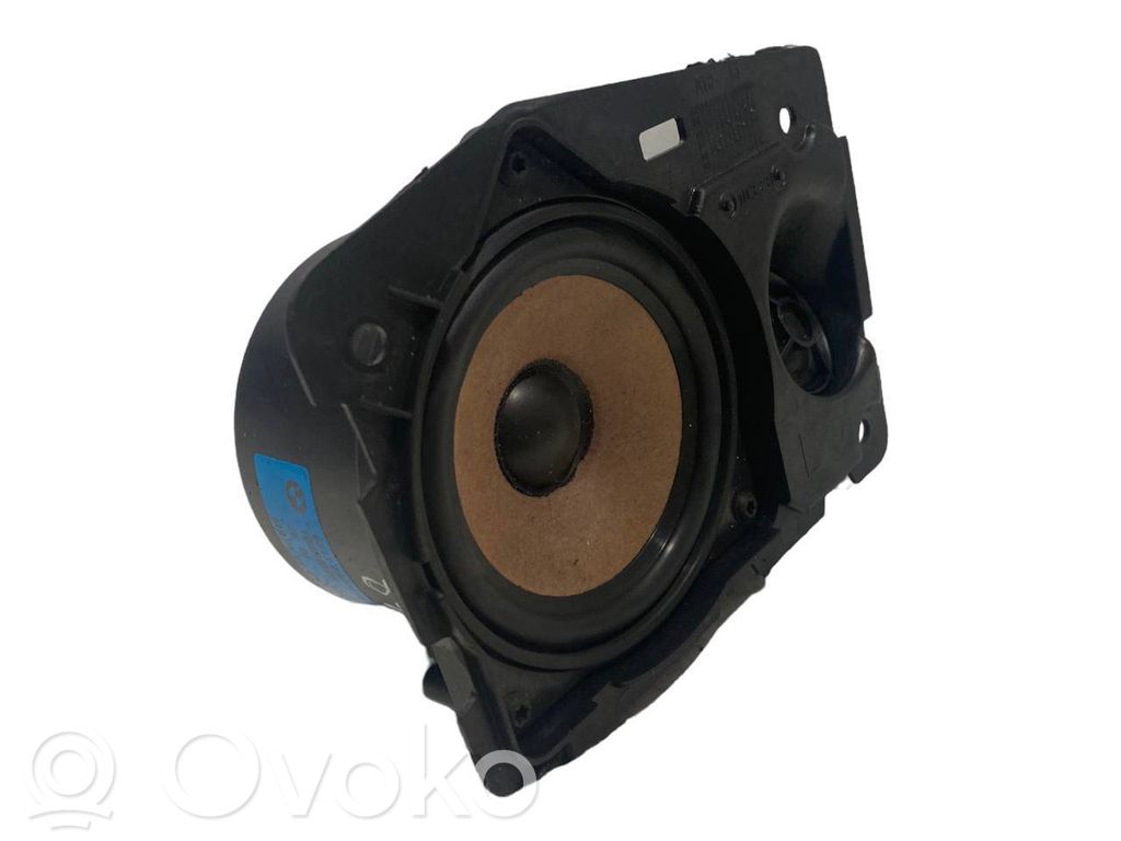 Speaker(s) in the rear door