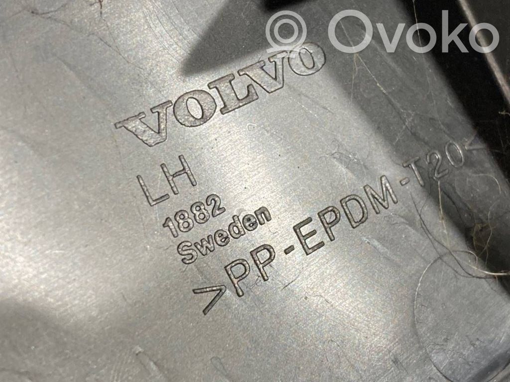 Bagāžnieka sānu apakšējās apdares panelis