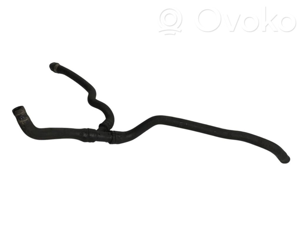 Caurulīte (-es) / šļūtene (-es)