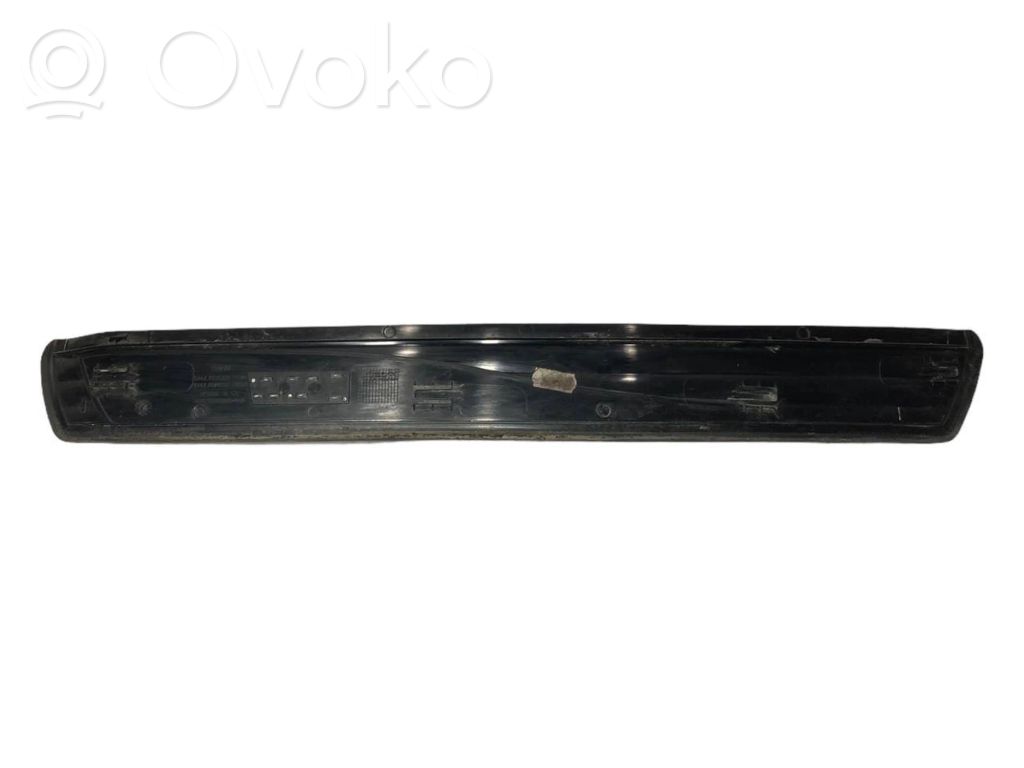 Rear door sill trim (inner)