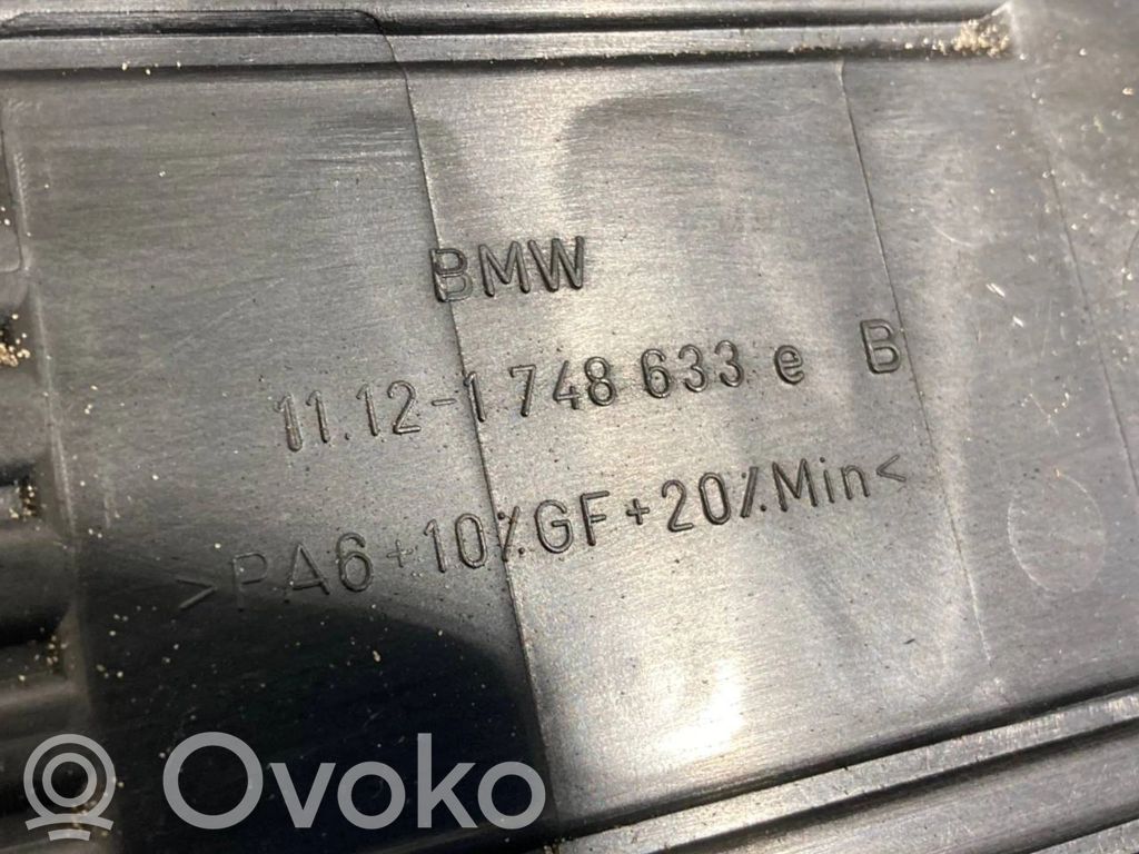 Dzinēja pārsegs (dekoratīva apdare)