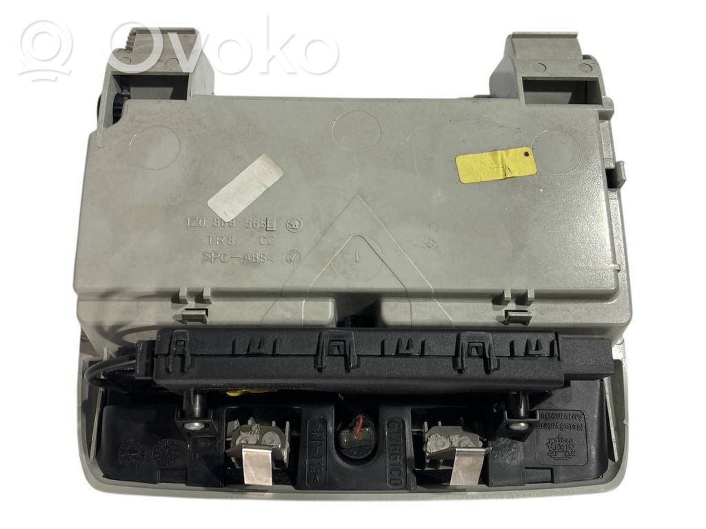 Saulesbriļļu glabāšanas kaste