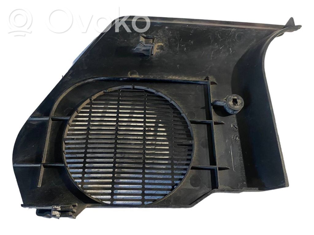 Side speaker trim