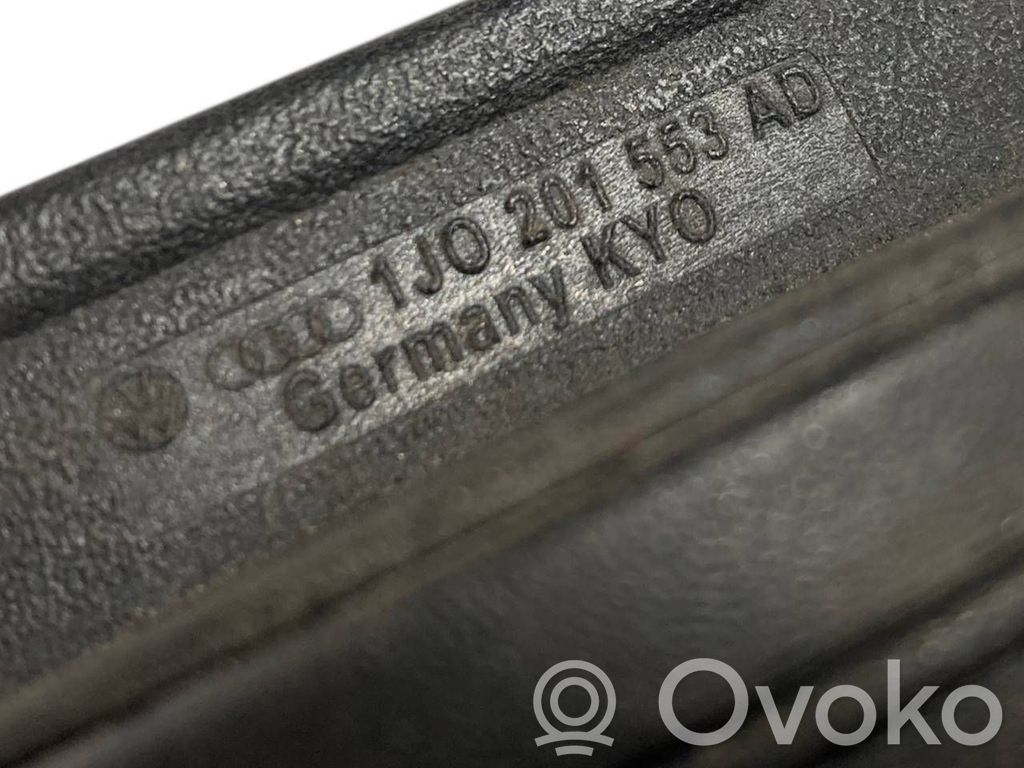 Aizskrūvējams degvielas tvertnes vāciņš