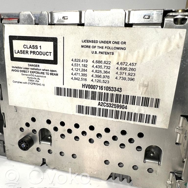 Radio / CD/DVD atskaņotājs / navigācija