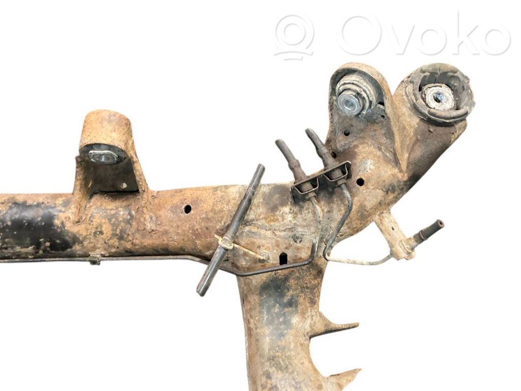 Pusrāmis aizmugurējais / priekšējais