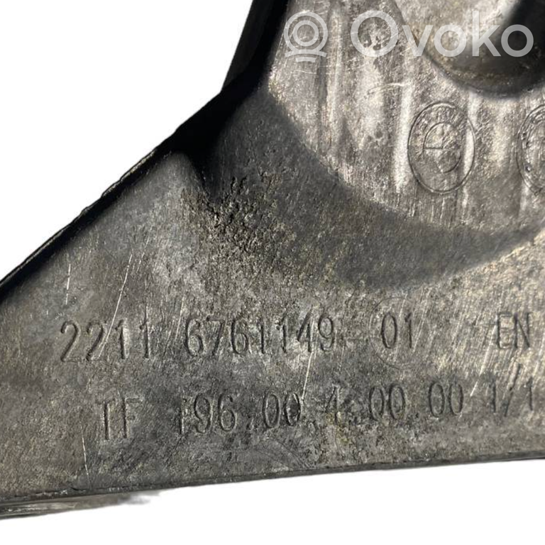 Engine mounting bracket