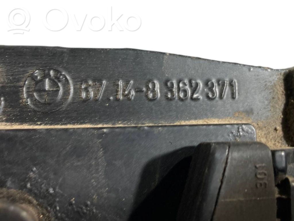 Aizmugurējā pārsega pievilcējs