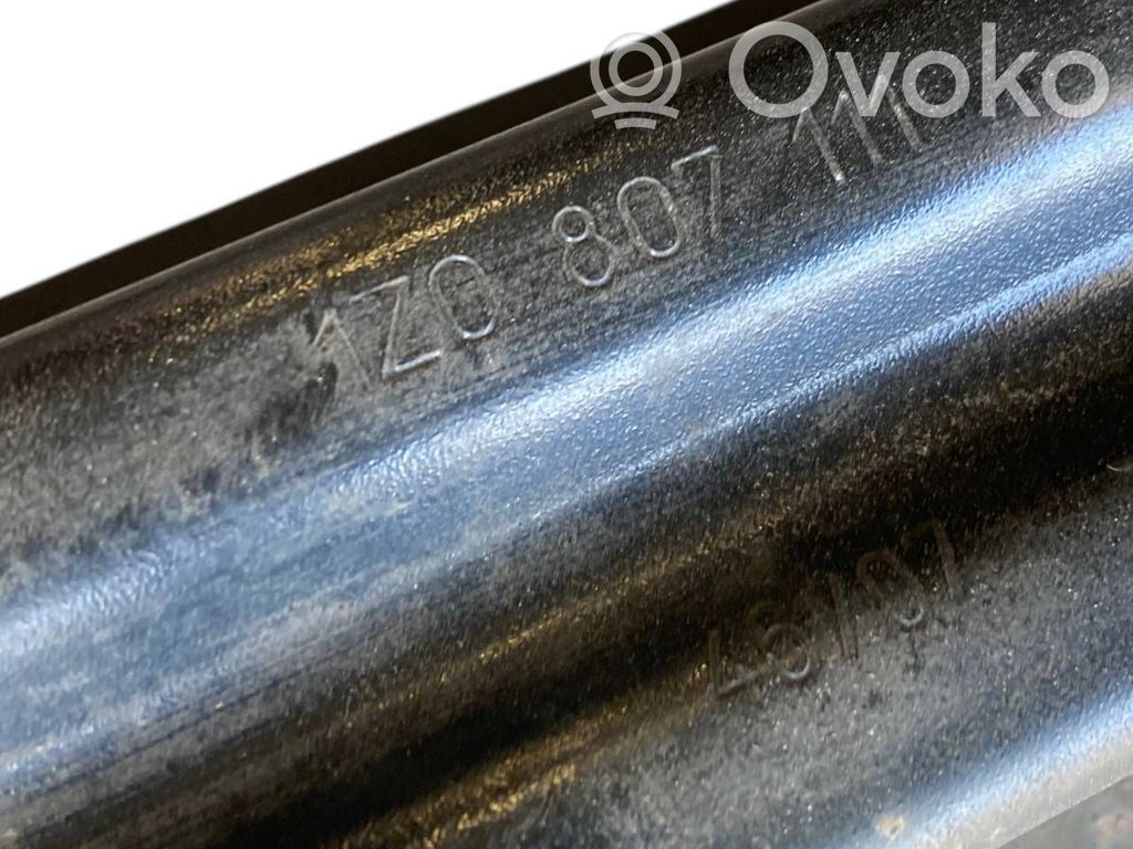 Priekšpusē bampera sija / balka