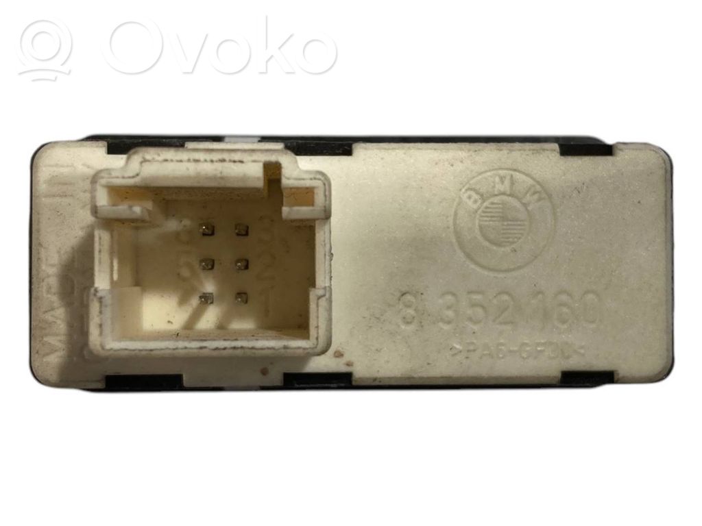 Seat adjustment switch(es)